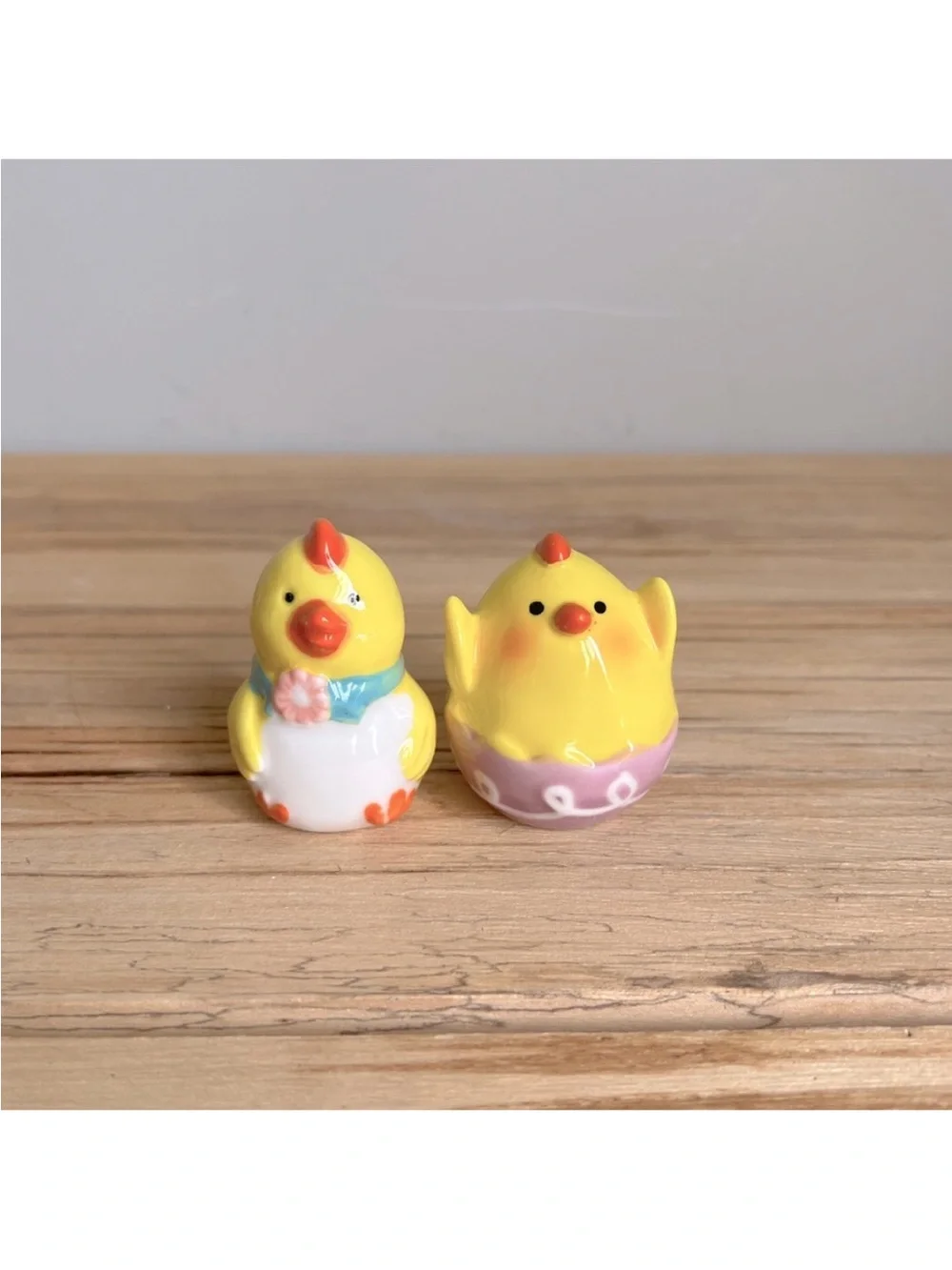 Anthropomorphic Easter Chicks salt and pepper shakers-NWOT